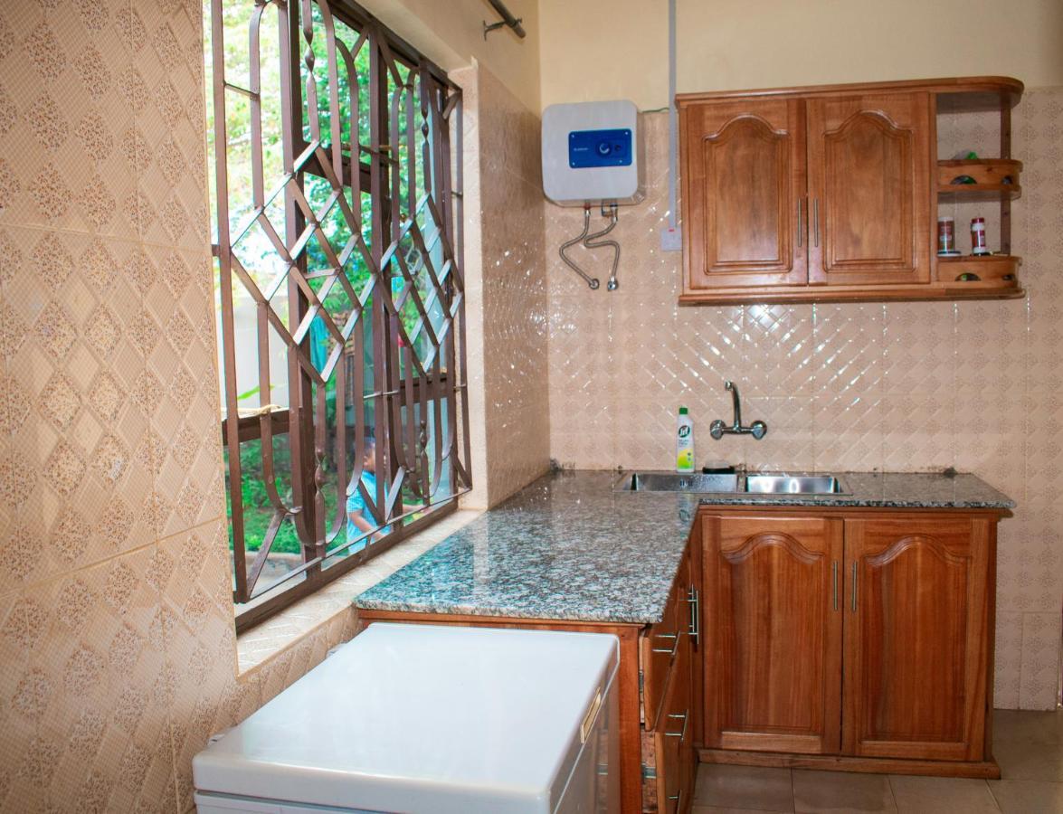 Gorgeous 4 Bedroom House Ideal For Families And Large Groups Boma la Ngombe 外观 照片