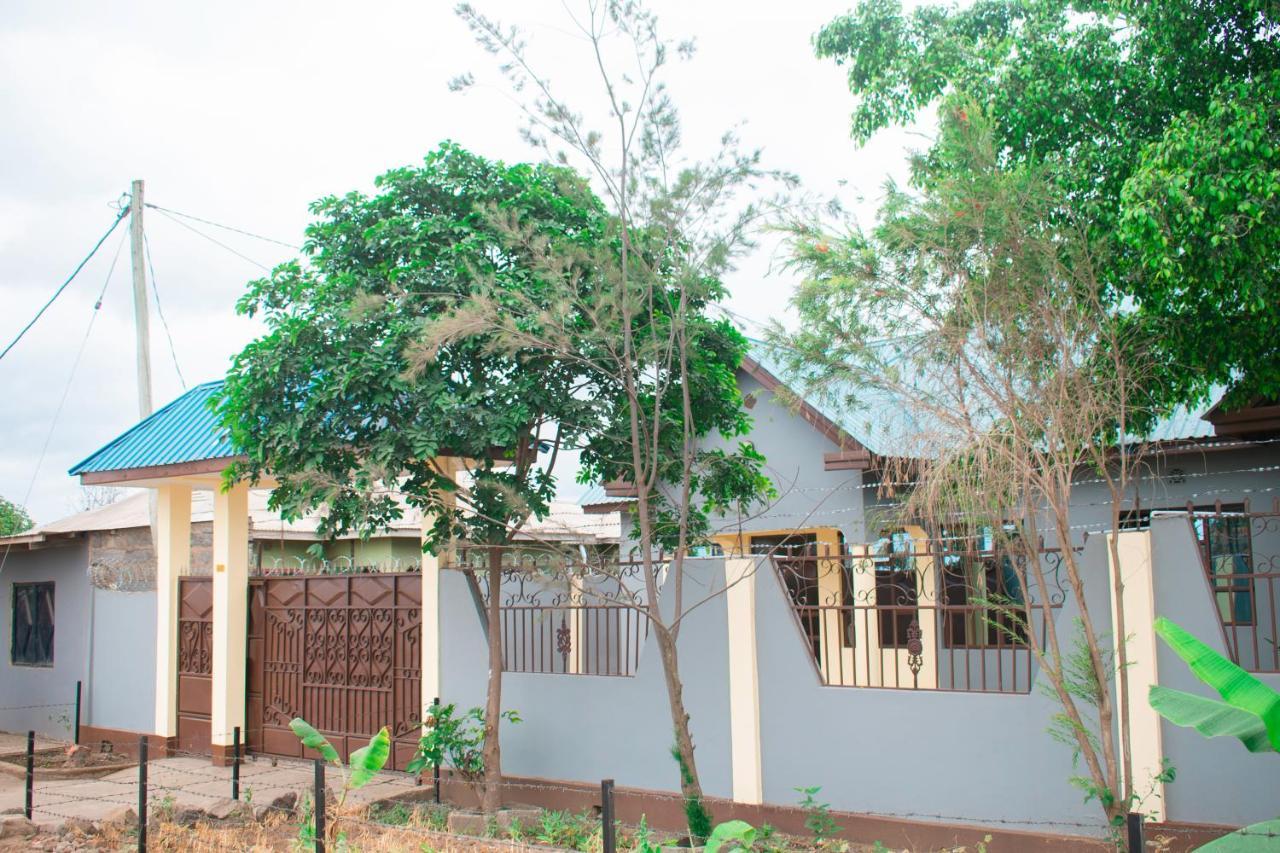 Gorgeous 4 Bedroom House Ideal For Families And Large Groups Boma la Ngombe 外观 照片